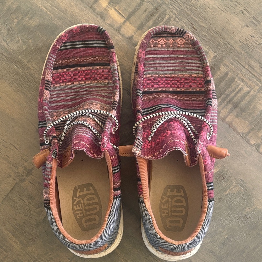 Hey Dude Men’s Shoes striped 9